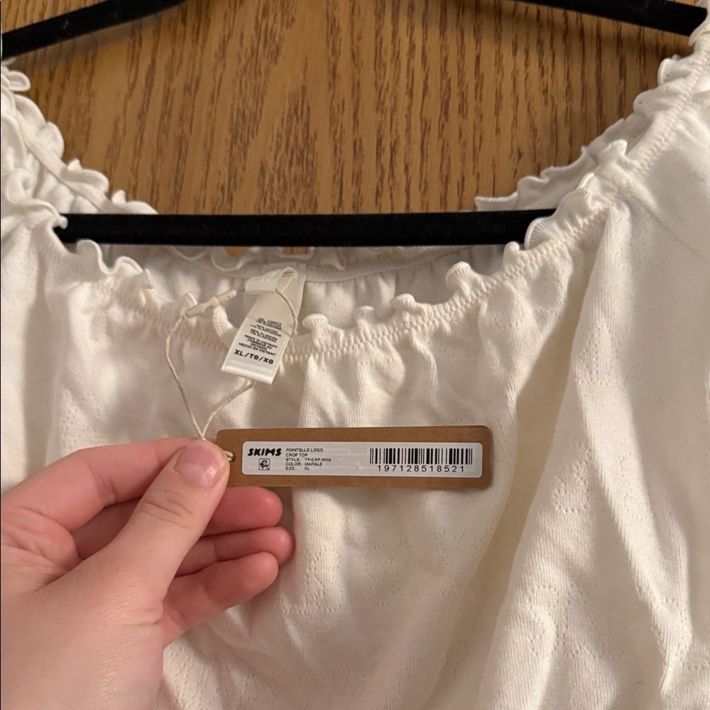 SKIMS Cream Ruffled Off-Shoulder Crop Top - Picture 3 of 4